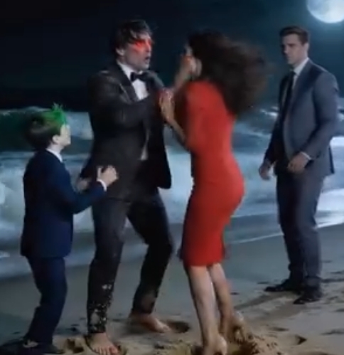 Jag klev in på min exmans bröllop med min halvsyster och rummet frös till is.Hans glas krossades när han såg pojken som höll mig i handen.Sedan kom frågan som fick 300 gäster att dra efter andan: ”Är han … min?”