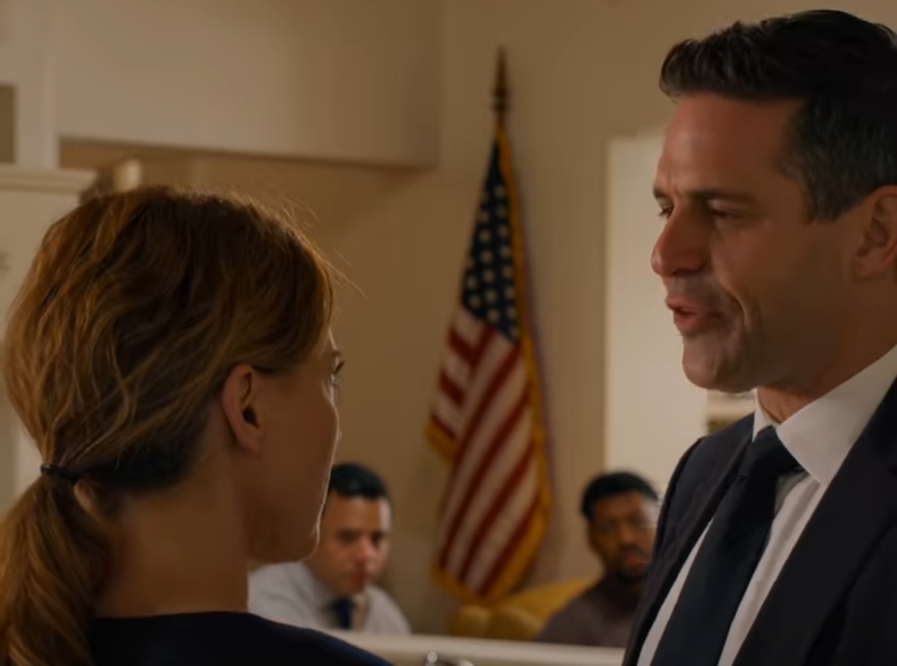 “Gratisjobbet slutar idag,” deklarerade min man direkt efter sin befordran och meddelade att vi från och med nu skulle ha separata bankkonton. Jag gick med på det. Och sedan, på söndagen, kom hans syster på middag, tittade på bordet, tittade på mig och sa: “Det var på tiden att han slutade.”